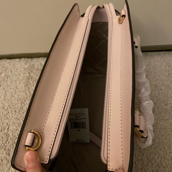 selling my mk bag - Picture 6 of 6